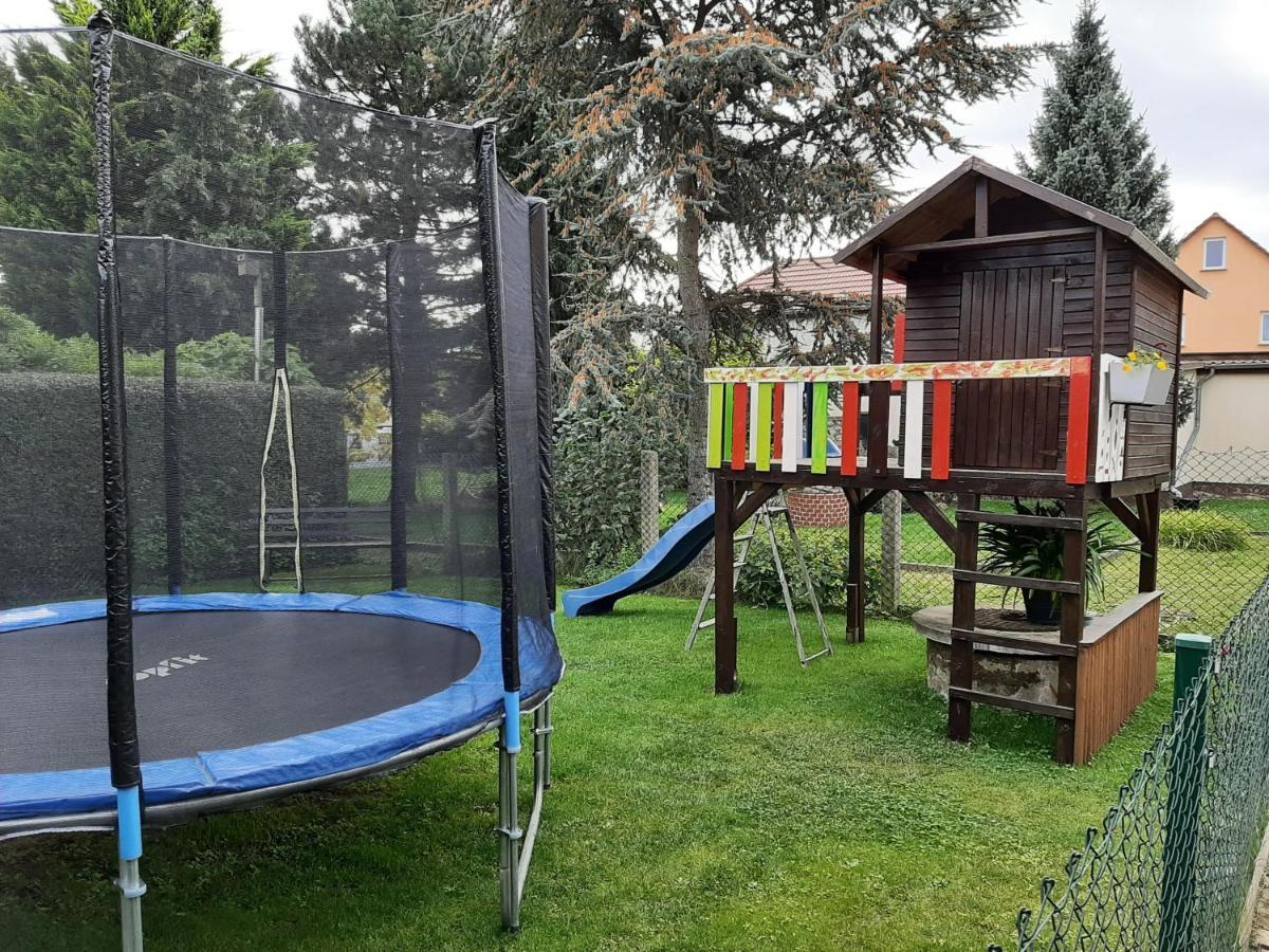 Ferienwohnung Am Park Pegau Ngoại thất bức ảnh