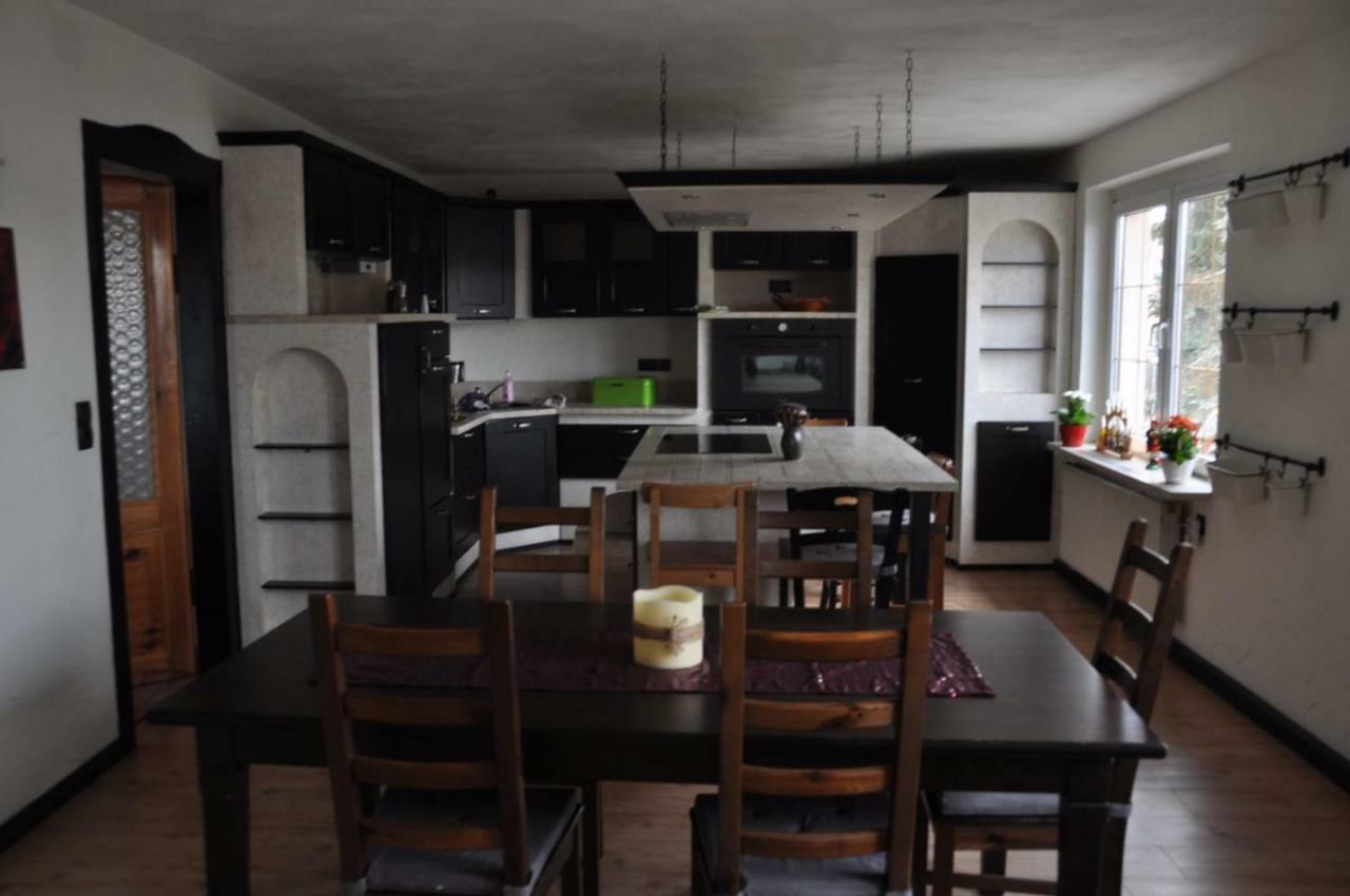 Ferienwohnung Am Park Pegau Ngoại thất bức ảnh